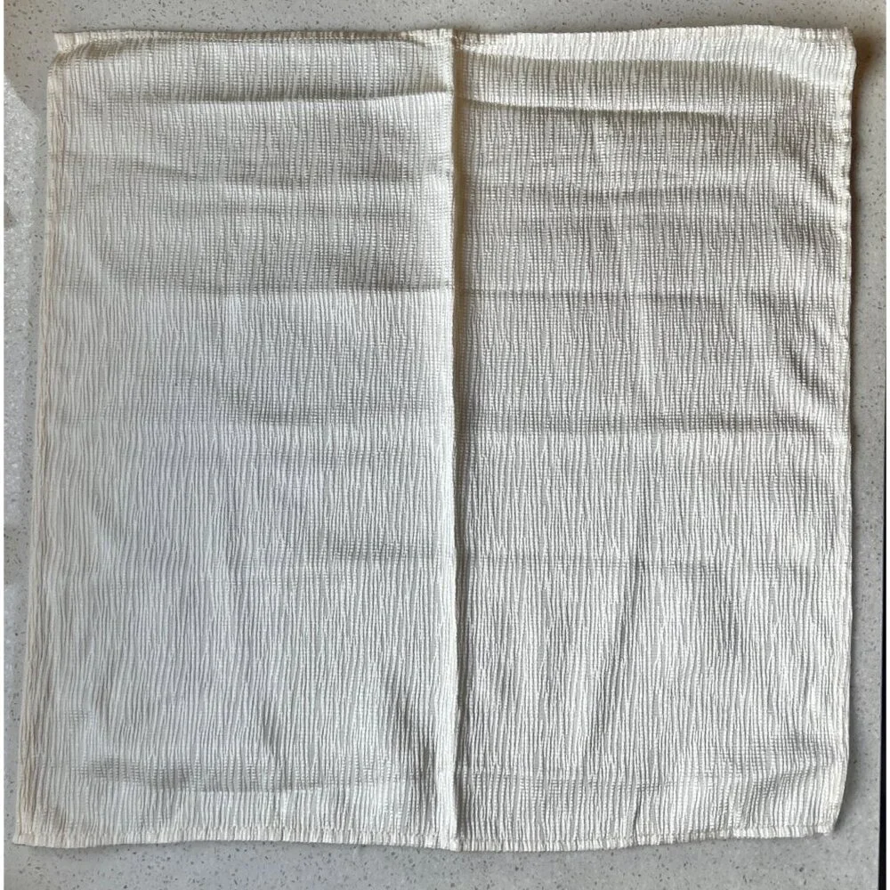 Set Of 4 Ivory Textured Cloth Napkins W/ Button Strap 17
